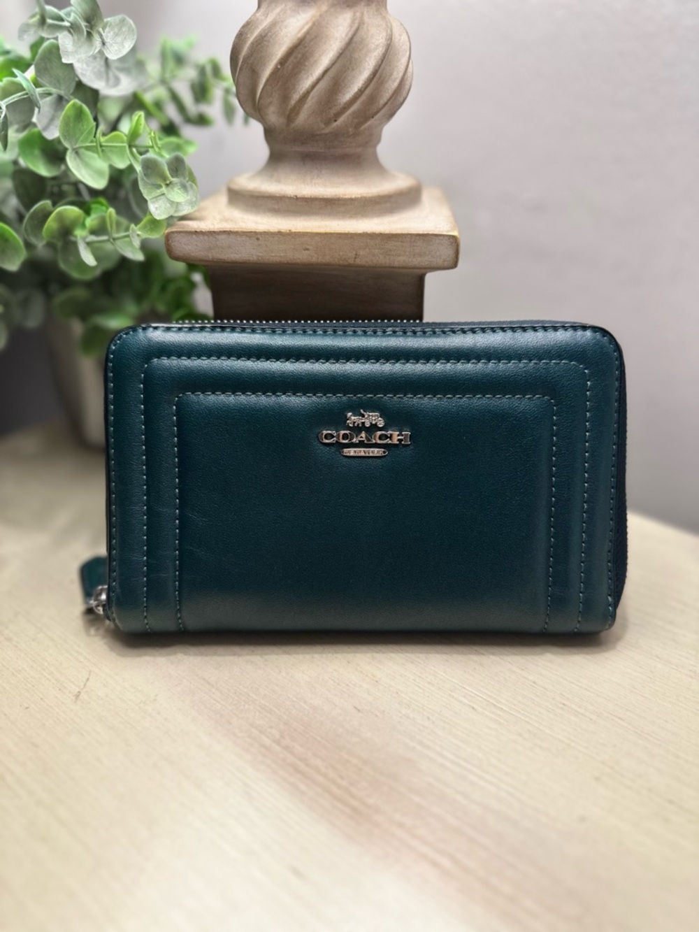 Coach Green Medium Id Zip Wallet With Border Quilting and Silver Hardware